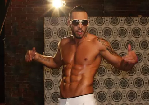 Alex Velea ne învaţă dansul din „Don’t Say It’s Over”, la Finala Naţională a CLSD 2010