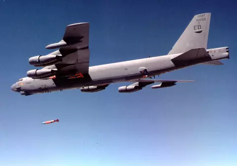 Aviaţia turcă bombardează obiective ale PKK în Irak 