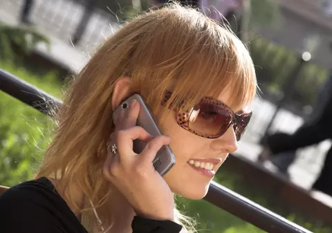 O femeie a petrecut 3 zile la închisoare pentru că şi-a căutat un soţ sunând la 911 