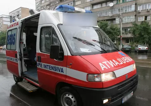 Studentă din Timişoară, lovită de maşină pe trecerea de pietoni