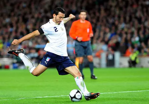 Zambrotta: "Suntem obişnuiţi să fim criticaţi, aşa a fost mereu"