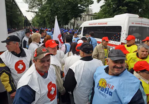 Sediul PD-L Constanţa, atacat cu ouă de protestatari