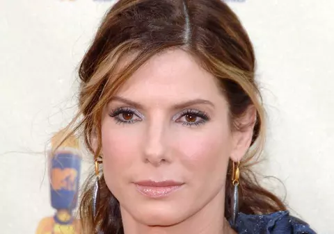 Sandra Bullock doarme doar trei ore pe noapte
