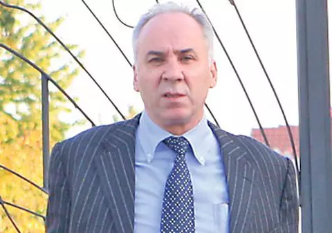 Damaschin, Iacobov şi Hasan acuzaţi că sechestrau fete şi le obligau să se prostitueze