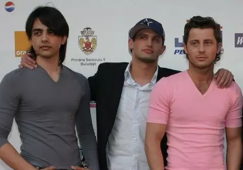Băieţii de la Akcent: "Indienii ştiau versurile melodiilor noastre"