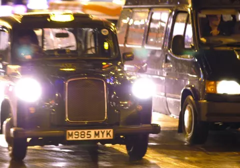 Un taximetrist englez a primit un bacşiş de 250.000 lire sterline!