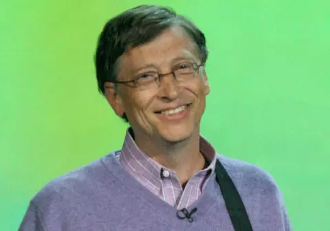 Bill Gates vrea ca miliardarii să-şi doneze jumătate din avere organizaţiilor caritabile 