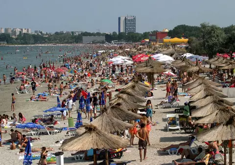 Peste 50.000 de turişti români şi străini se află pe Litoral