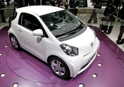Toyota IQ a fost aleasă maşina eco a anului în Marea Britanie