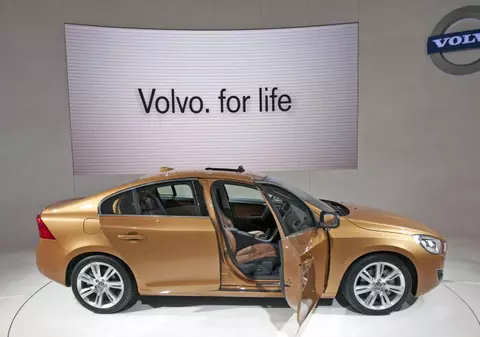 Volvo a chemat 30.000 de autoturisme în service