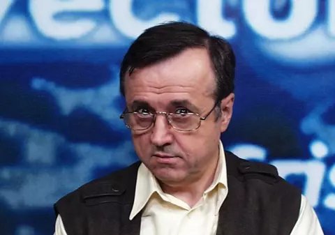 Ion Cristoiu a slăbit 30 de kilograme cu lecţii de înot şi o dietă strictă 