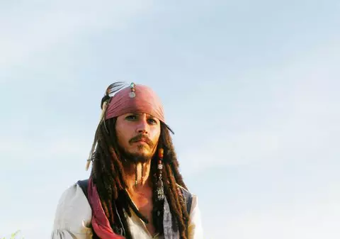 Panică pentru directorii studiourilor Disney! Scenariul filmului "Piraţii din Caraibe 4" a fost uitat într-un bar 