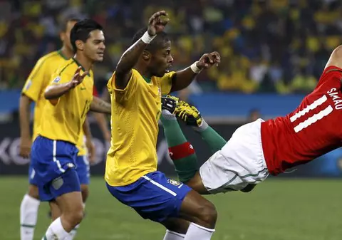 Archundia a ”colorat” comedia | Portugalia - Brazilia 0-0