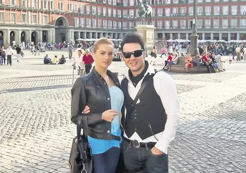 Cornel Păsat şi logodnica lui, Bianca, fac turul Europei