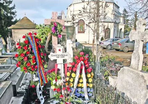Deshumarea soţilor Ceauşeşcu, amânată intenţionat timp de 20 de ani?