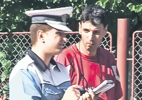 Un instructor auto din Timişoara şi-a călcat băiatul cu maşina