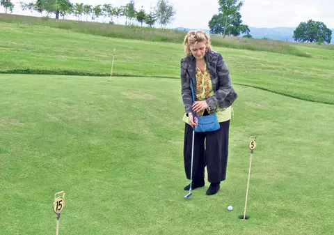 Matilda Pascal-Cojocăriţa a luat lecţii de golf