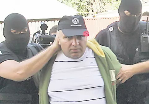 Interlopul Fane Căpățână a fost arestat preventiv, după ce s-a dat drept polițist și a jefuit un cetățean străin de 2.500 de lei