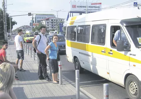 Autobuzele preorăşeneşti n-au mai ieşit pe trasee - Cu microbuzele e jale