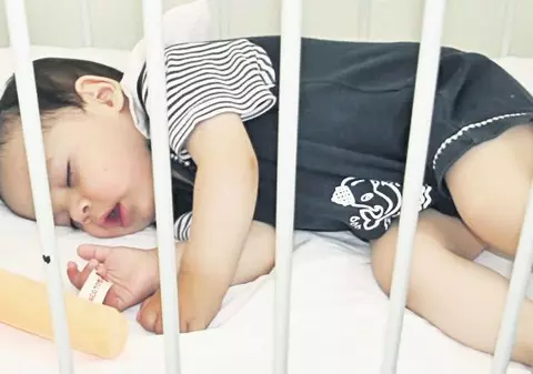 Cum aţi putut să-i abandonaţi?