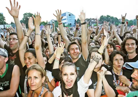 30.000 de oameni vrăjiţi de Aerosmith