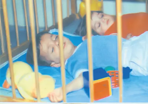 Ziua Națională pentru Adopție - Câți copiii așteaptă să fie adoptați în România