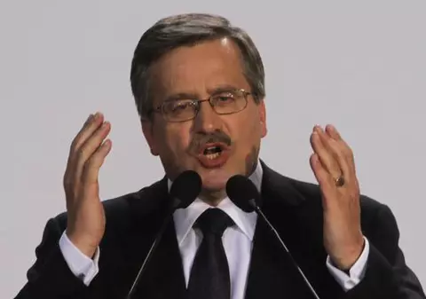 Polonezii au ales: Bronislaw Komorowski e noul lor preşedinte