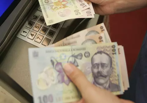 Salariul mediu net a scăzut la 1.428 lei