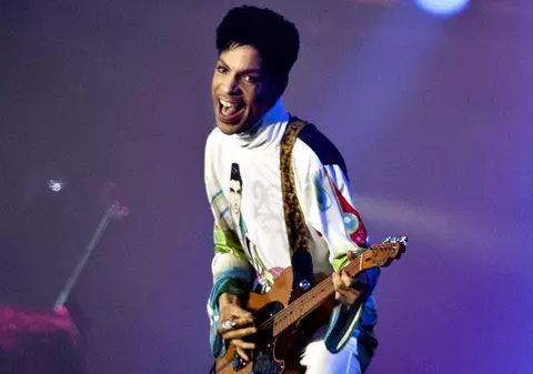 Prince: "Chitara electrică m-a ajutat să-mi menţin podoaba capilară"