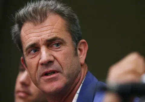 Mel Gibson, anchetat de poliţie pentru violenţe conjugale