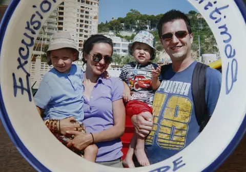 Andi Moisescu şi-a răsfăţat copiii cu o vacanţă în Calpe, Spania 