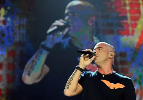 Show plin de pasiune marca Eros Ramazzotti