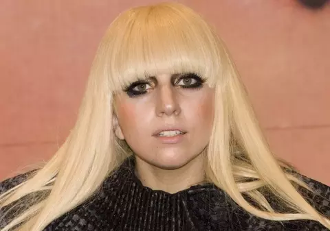 Lady GaGa s-a cuplat cu un barman