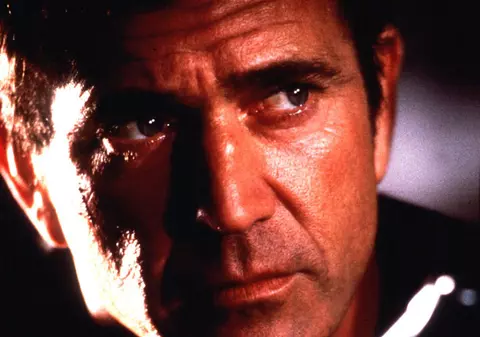 Mel Gibson, cu arma în mână, către Oksana: "O să-ţi arăt cum poţi să pleci mai repede de aici"