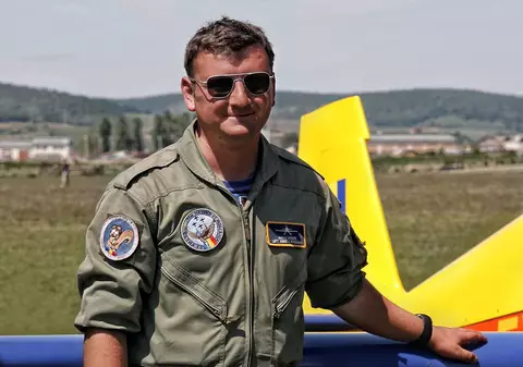 I-au dedicat lui Mişu un avion de acrobaţie