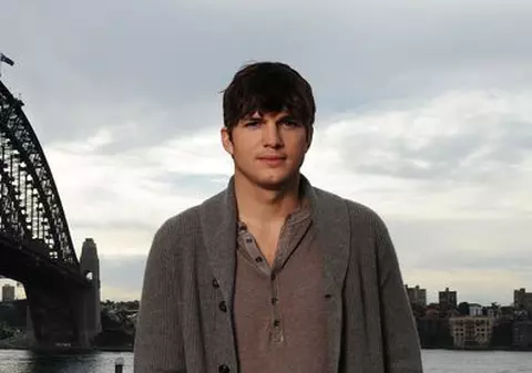 Ashton Kutcher: "Angelina Jolie şi Tom Cruise mănâncă c...t"