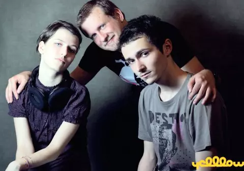 Ne place: Yelllow - Naive
