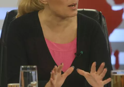 Elena Udrea începe remanierile la 1 septembrie: “Cine nu se supune, pleacă!” 
