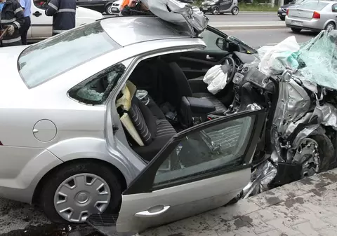 Accident rutier soldat cu un mort şi doi răniţi pe DN 19 A