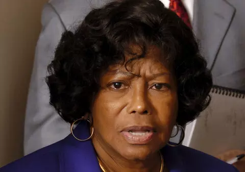 Katherine Jackson nu poate trece peste moartea fiului ei