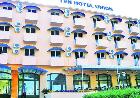 La Ten Hotel Union puteţi petrece vacanţe de vis, la preţuri mici