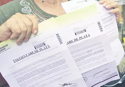 Văduva sinucigaşului îi cere ajutorul lui Diaconescu