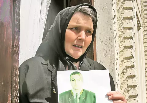 Mama tânărului înghiţit de viitură săptămâna trecută: «Mi-a spus că se însoară, apoi l-au luat apele»