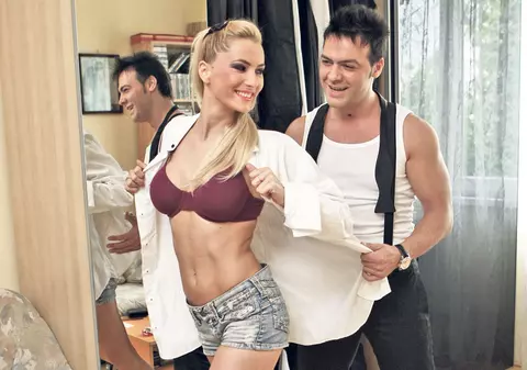 «Fură» din şifonierul lui!