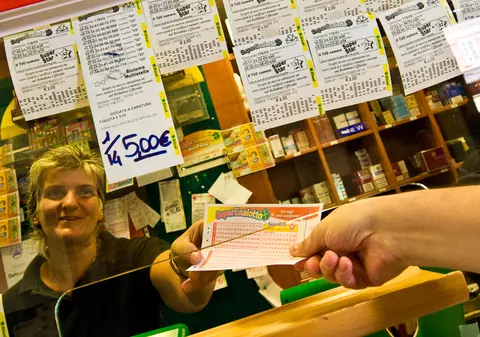 Ogică e mic copil. O americancă a câştigat de patru ori la loto în SUA