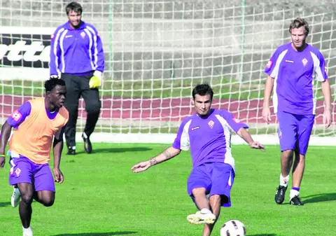 Mutu joacă fundaş!