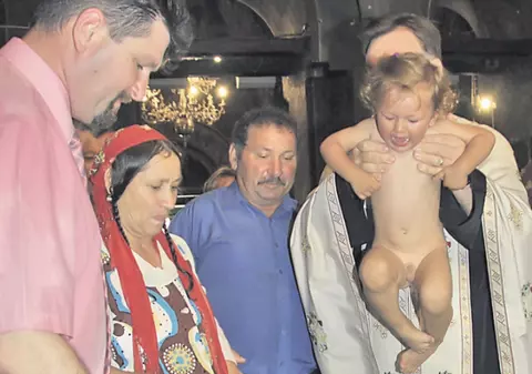 Exclusiv | Regele ţiganilor şi-a botezat prinţişorul