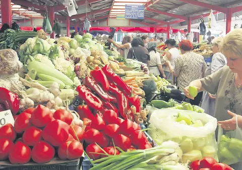 De la toamnă, pâinea şi legumele vor fi mai scumpe cu 10%