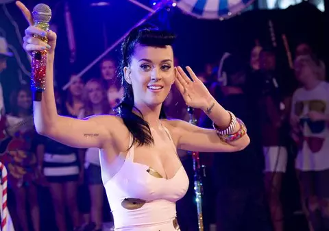 Katy Perry: ”Noul meu album va mirosi a porc şi eu voi purta bikini din bacon”