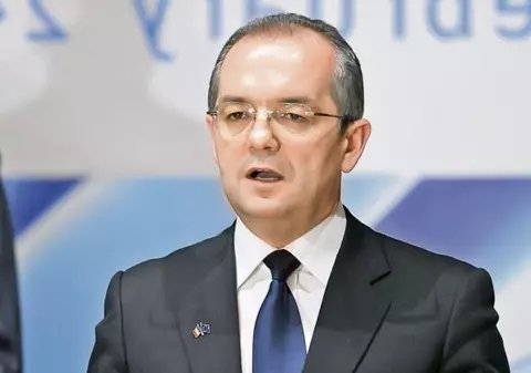 Emil Boc: ”Ca să repari 20 de ani trebuie să plăteşti costul de imagine al măsurilor nepopulare”